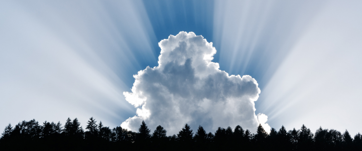 Rosjanie chcą skomercjalizować niebo! Czy reklamy na chmurach to nie przesada?