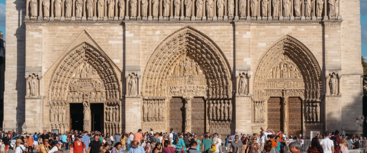 Legendy katedry Notre-Dame nie płoną